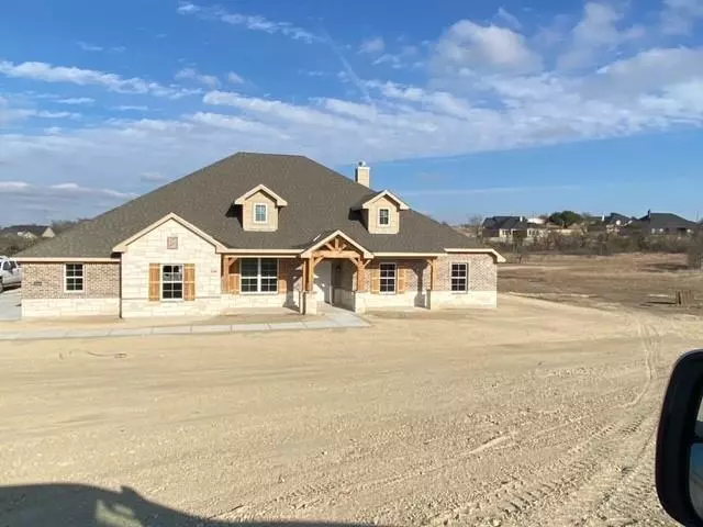 1044 Winecup Lane, Weatherford, TX 76085