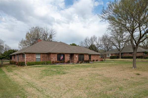 417 Shadowwood Trail, Ovilla, TX 75154