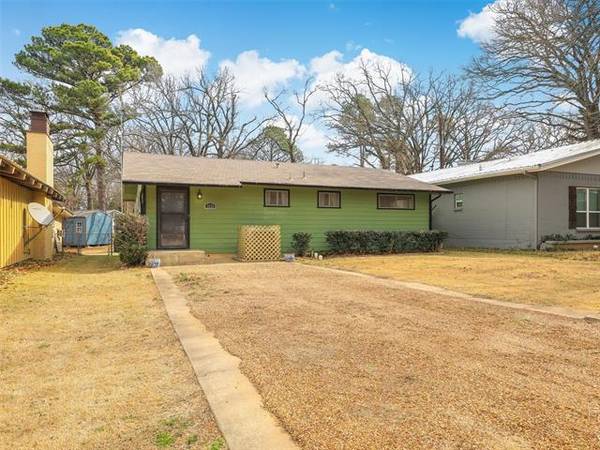 9849 Shawnee Lane, Quinlan, TX 75474