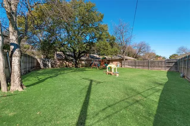 6554 Ridgeview Circle, Dallas, TX 75240