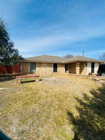 205 Madre Circle, Glenn Heights, TX 75154