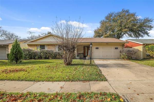 116 Price Drive, Lewisville, TX 75067