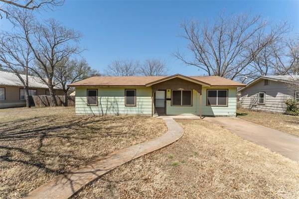 1305 Willis Street, Brownwood, TX 76801