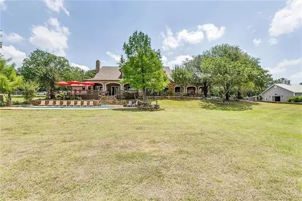 6068 Northview Court, Aubrey, TX 76227