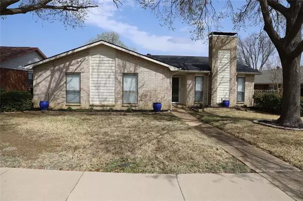 2709 Renwick Drive, Carrollton, TX 75007