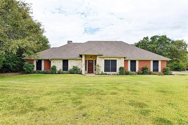 4 Hillside Drive, Wills Point, TX 75169