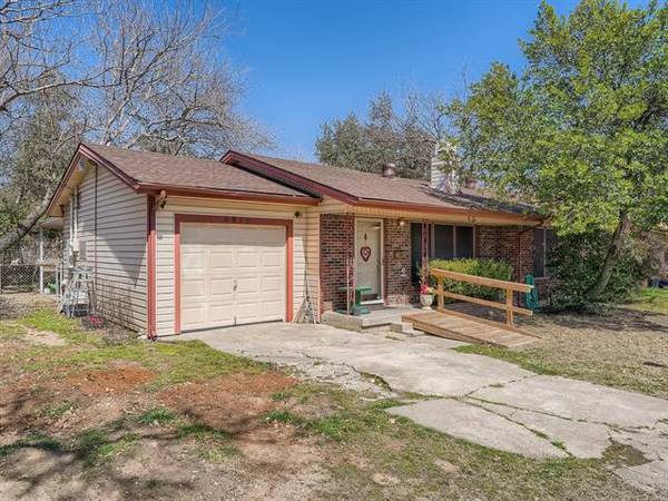 5313 Fossil Drive, Haltom City, TX 76117