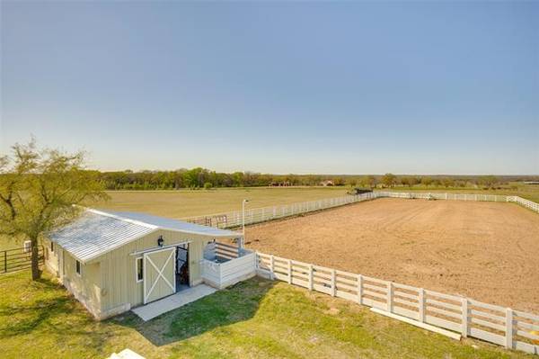 9538 Henderson Road, Lipan, TX 76462