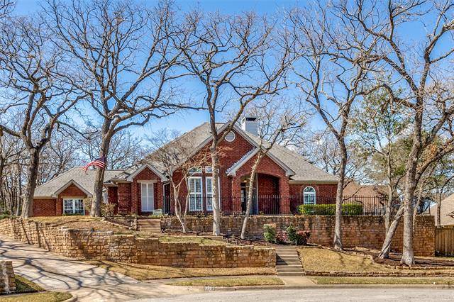 3253 Oak Tree Lane, Grapevine, TX 76051