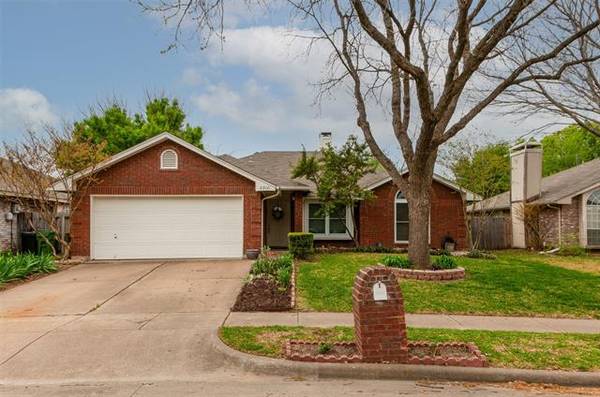 2310 Cromwell Drive, Arlington, TX 76018