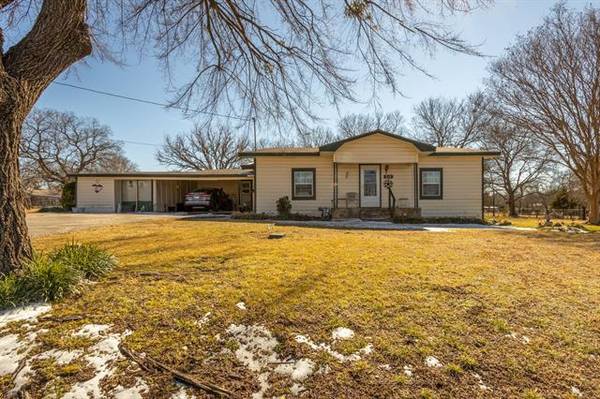 214 E Maple Street, Ravenna, TX 75476