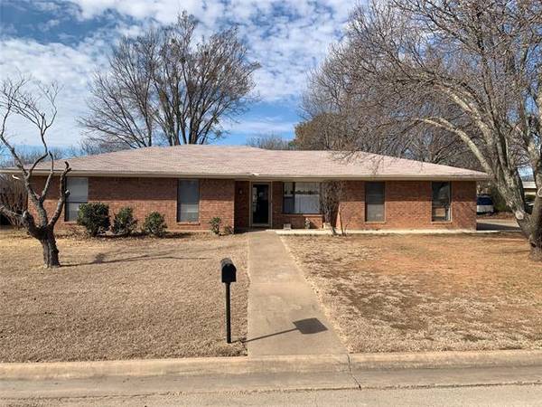 506 Denison Street, Nocona, TX 76255