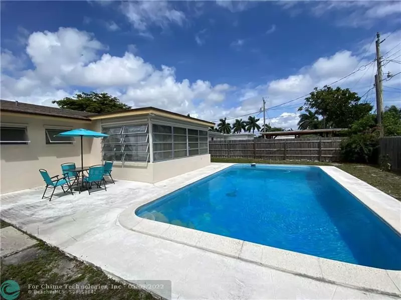 1270 SW 8th Ave, Deerfield Beach, FL 33441