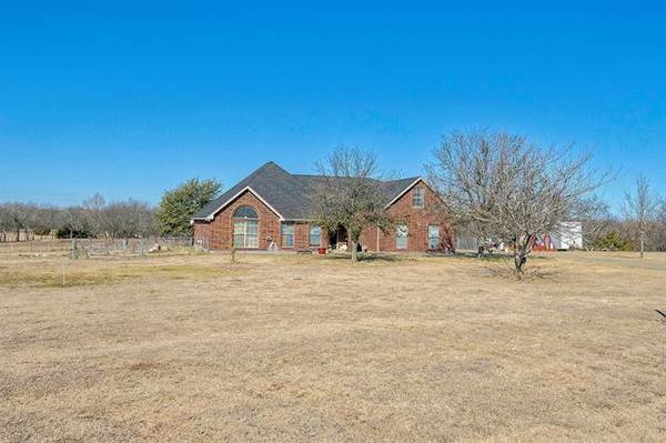 3337 Chisam Road,  Sanger,  TX 76266