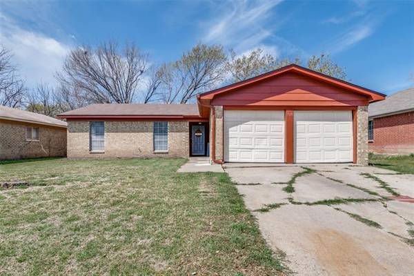 709 Saddle Road, White Settlement, TX 76108