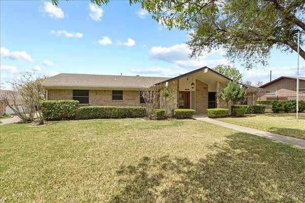 14621 Tanglewood Drive, Farmers Branch, TX 75234