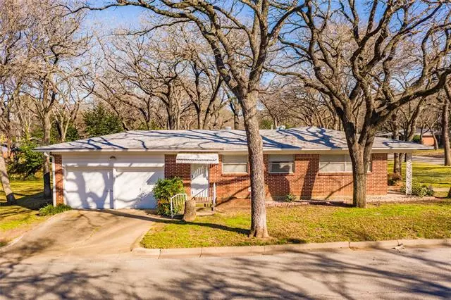 1305 Barker Street, Arlington, TX 76012