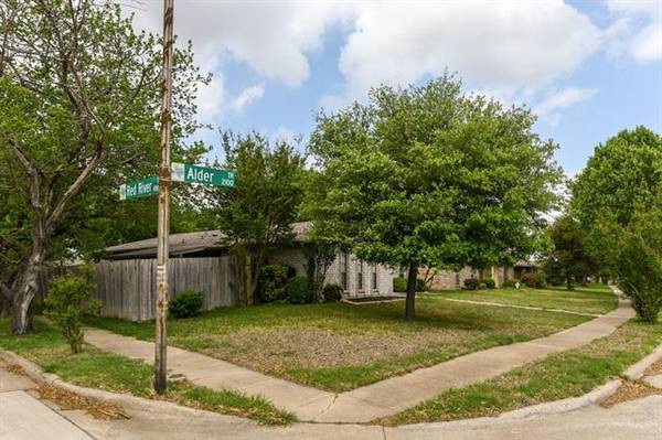 Grand Prairie, TX 75052,2122 Alder Trail