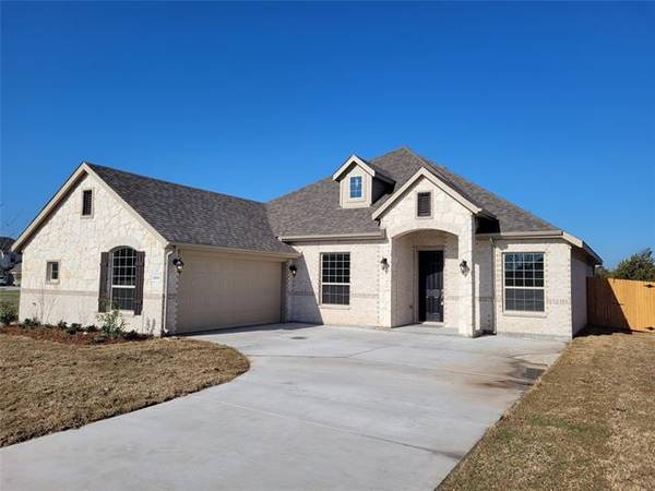 909 Lauren Drive, Midlothian, TX 76065