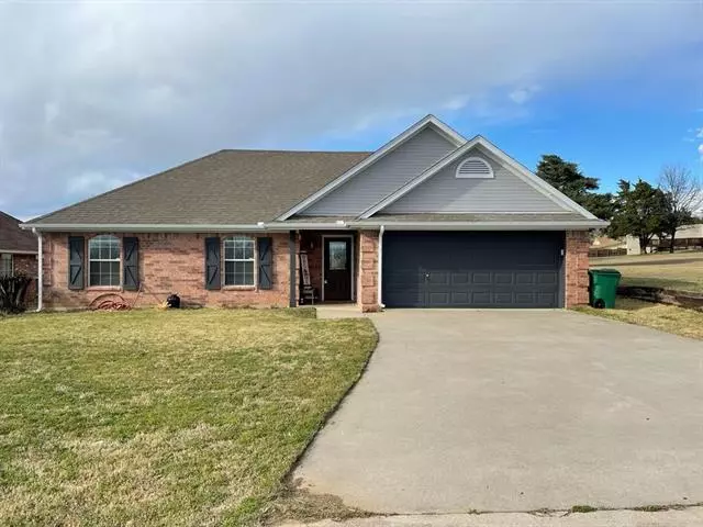 400 W Sherman Drive, Aubrey, TX 76227