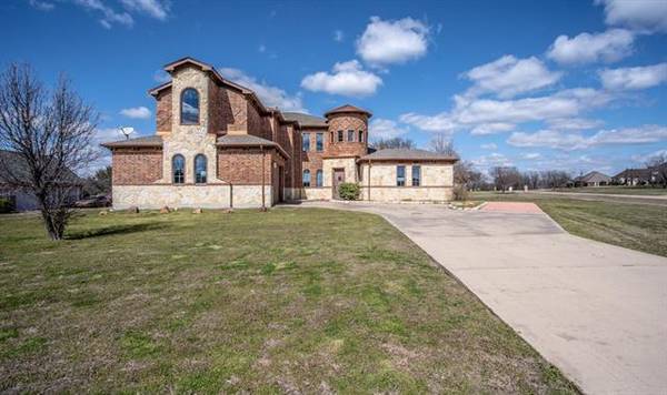 1003 Bentwater Parkway, Grand Prairie, TX 75104