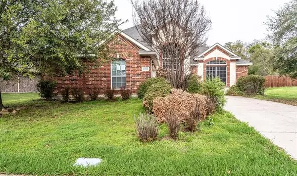 Dallas, TX 75249,5862 Foxglove Lane