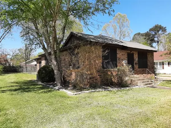 104 3rd Street NW, Springhill, LA 71075