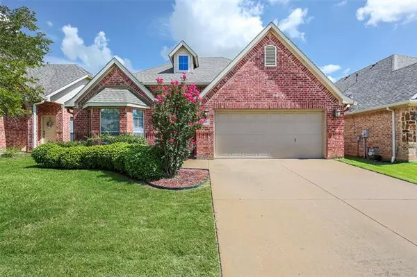 207 Edinborough Drive, Euless, TX 76039