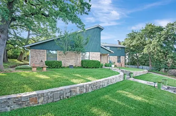 Euless, TX 76039,1004 Rosewood Court