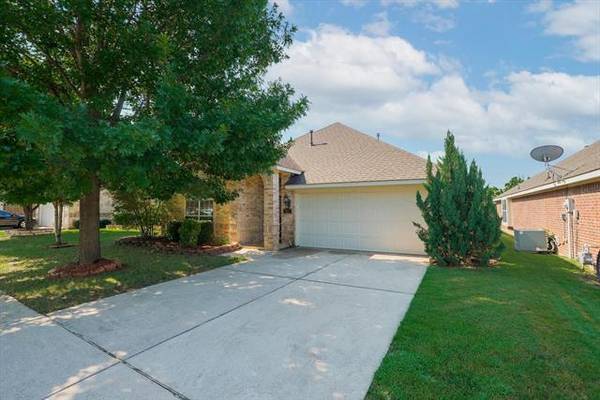 523 Wade Court, Euless, TX 76039