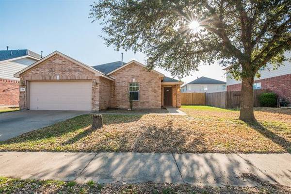 124 Heritage Drive, Crowley, TX 76036