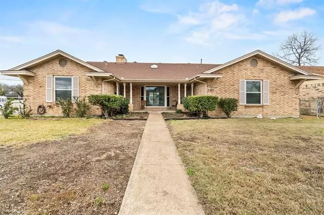 1807 Wonderlight Lane, Dallas, TX 75228