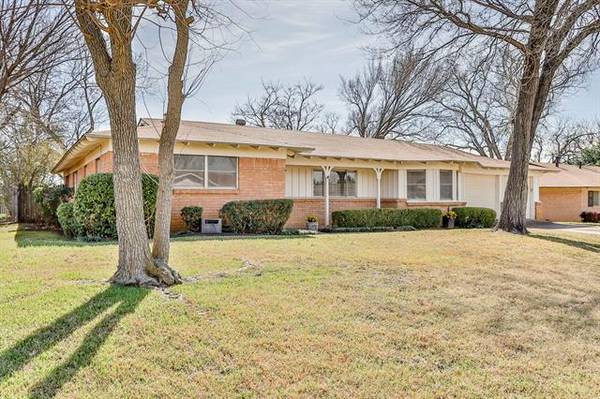 409 Glenwood Terrace, Hurst, TX 76053