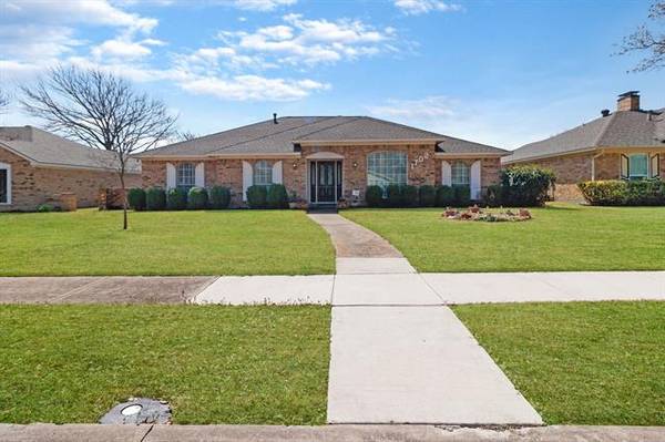 1702 Mayflower Drive, Richardson, TX 75081