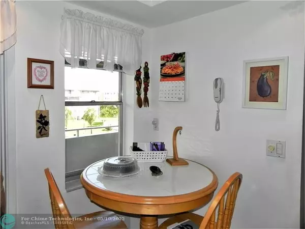 Hollywood, FL 33021,4800 Hillcrest Ln  #406