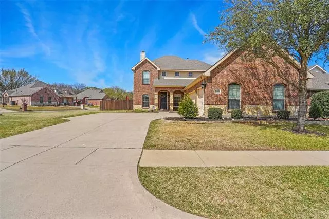 8208 Wildrock Drive, Arlington, TX 76001