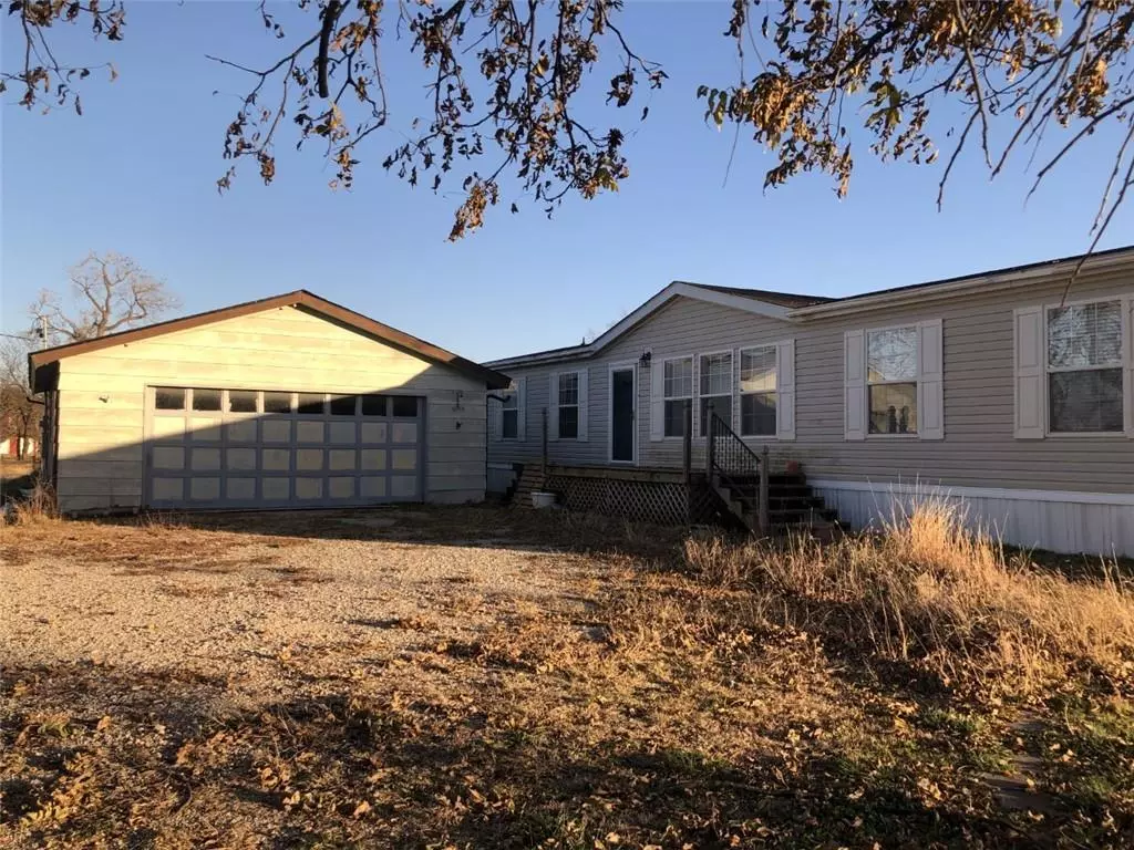 Perry, OK 73077,104 E Cedar Street