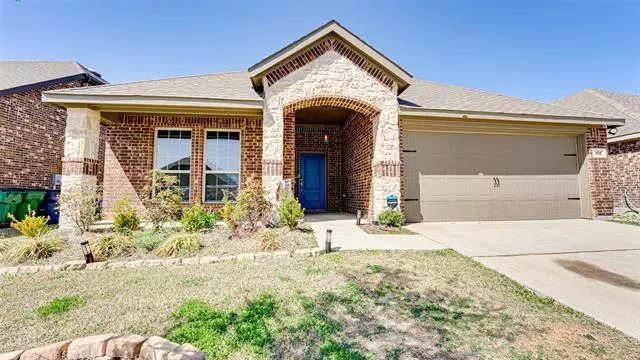 107 Arborside Drive, Waxahachie, TX 75165