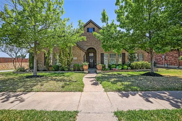 11901 Carlin Drive, Fort Worth, TX 76108