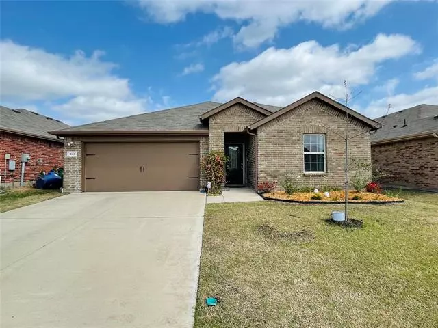 945 Corbitt Lane, Fate, TX 75189