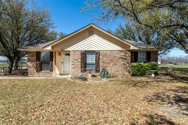 4201 Sauls Road, Aubrey, TX 76227