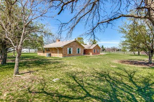 4263 Belz Road, Sanger, TX 76266