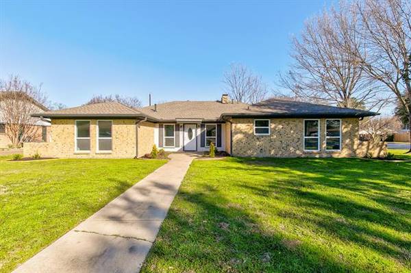 300 Baker Drive, Hurst, TX 76054