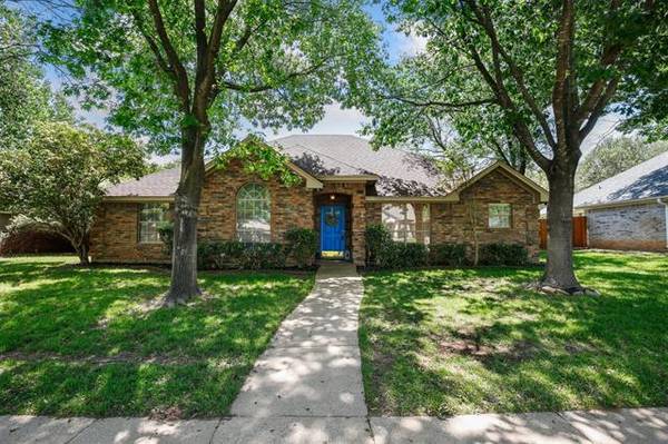 405 Inland Circle, Azle, TX 76020