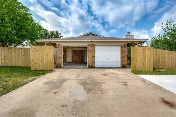 2747 Countryside Lane, Fort Worth, TX 76133