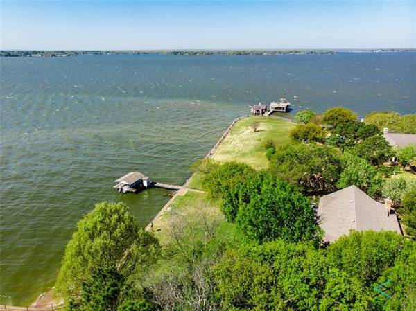 123 Diamond Oaks Drive,  Mabank,  TX 75156