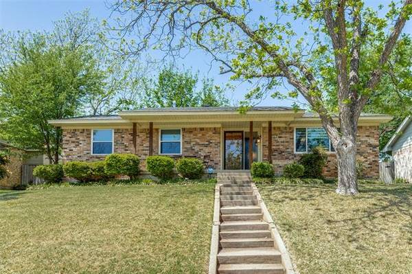 9843 Queenswood, Dallas, TX 75238