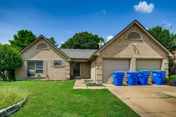 8205 Intrepid Lane, Rowlett, TX 75089