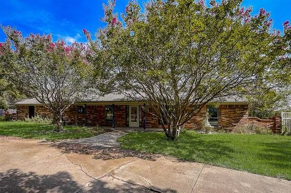 4005 Toler Road, Rowlett, TX 75089