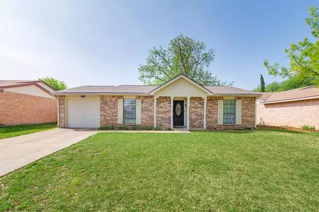 4744 China Rose Drive, Fort Worth, TX 76137